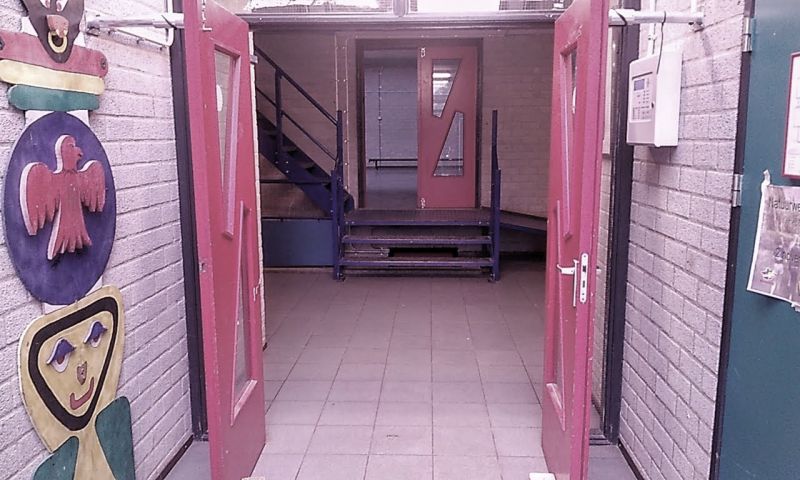 Bestand:Entree-gebouw-5.jpg
